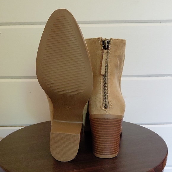 Joe Fresh Tan Ankle Boots with Block Heel - Picture 4 of 6